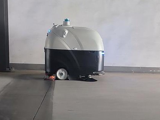 王楚欽孫穎莎晉級(jí)八強(qiáng)，坦力無(wú)人駕駛洗掃車清潔秀 “新招”！