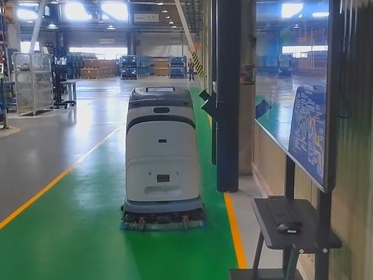 坦力工廠洗地機器人：80kg 重壓之下，讓環(huán)氧地坪 “逆生長”